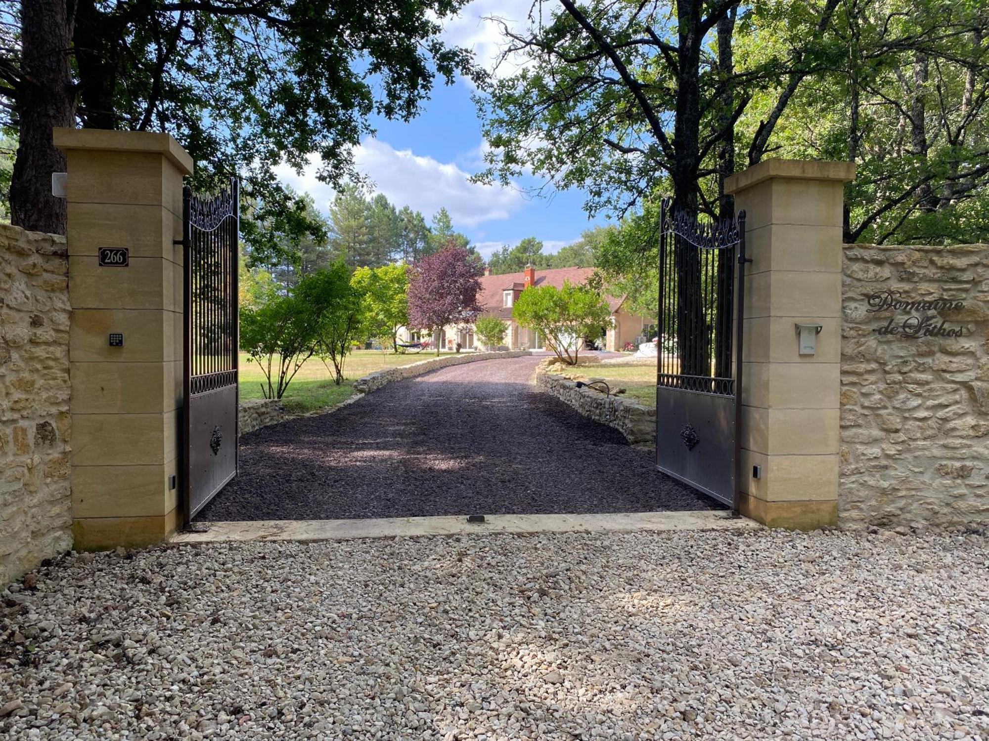 Domaine De Lithos Bed and Breakfast Fossemagne Εξωτερικό φωτογραφία